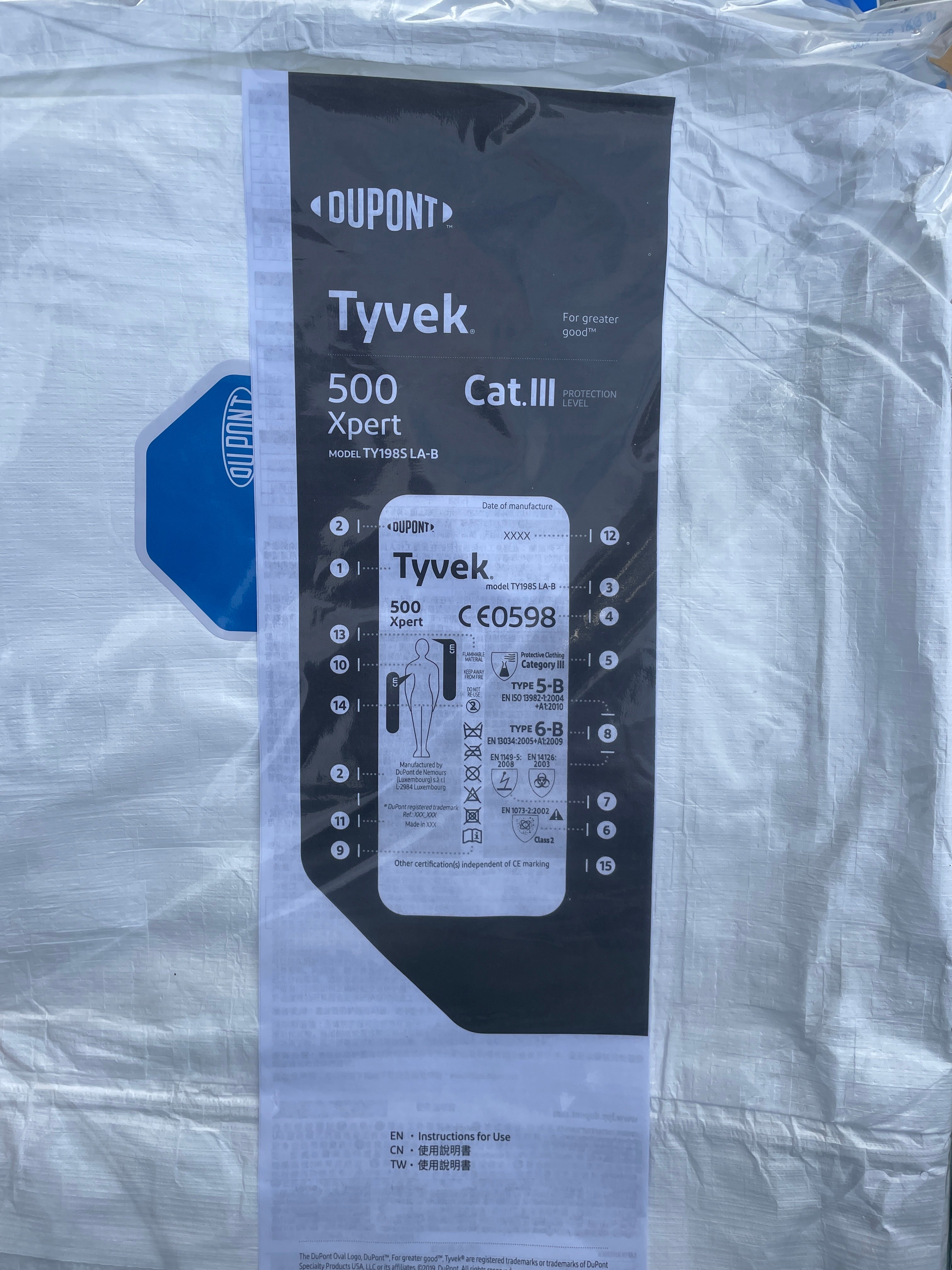 PROTECTIVE SUIT DuPont Tyvek 500 Xpert Hooded Coveralls White XLarge CAT III